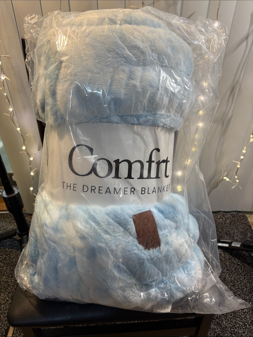 Comfrt Dreamer Blanket Large 60”x80”(7lbs) Wave,NWT.   #39
